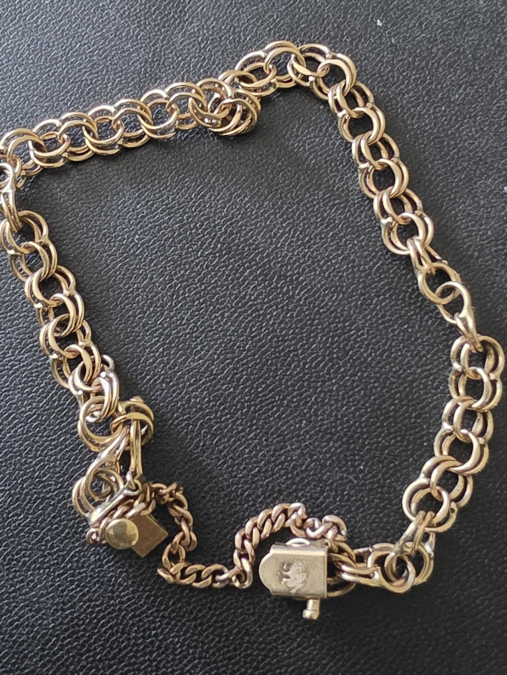 14kt Gold Women's Charm Chain Bracelet